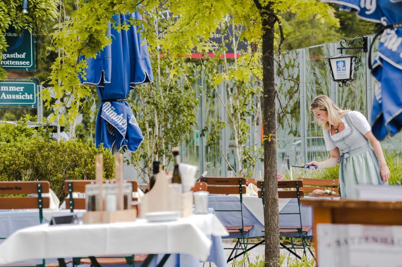 Landgasthof & Restaurant Batzenhaeusl Sankt Gilgen Ngoại thất bức ảnh