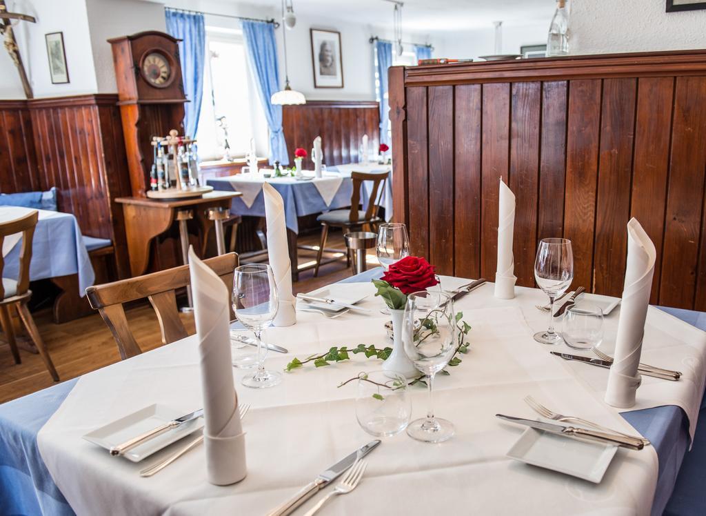 Landgasthof & Restaurant Batzenhaeusl Sankt Gilgen Ngoại thất bức ảnh
