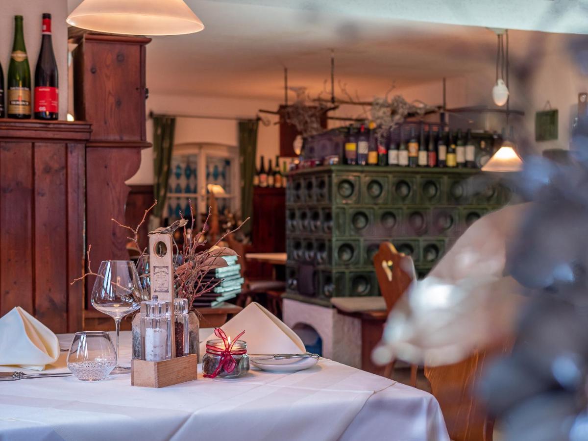 Landgasthof & Restaurant Batzenhaeusl Sankt Gilgen Ngoại thất bức ảnh