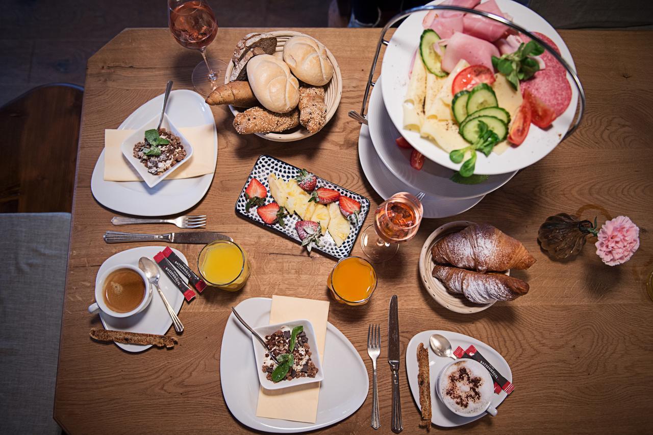 Landgasthof & Restaurant Batzenhaeusl Sankt Gilgen Ngoại thất bức ảnh